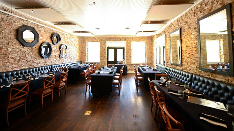 Dining room of Moonshine Grill.