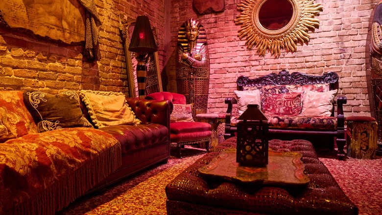 A seance lounge at Muriel's Jackson Square.