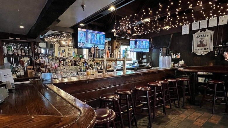 Bar area of Warren Tavern.