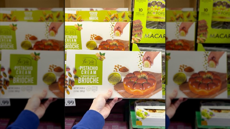 Box of pistachio brioche