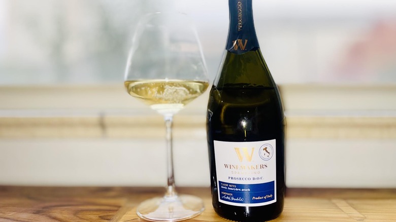 Bottle and glass of Winemakers Selection Extra Dry Prosecco