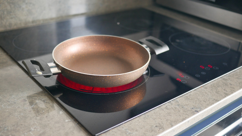 Pan heating electric stovetop