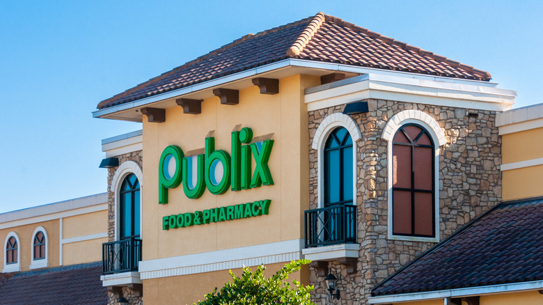 Publix storefront on a sunny day