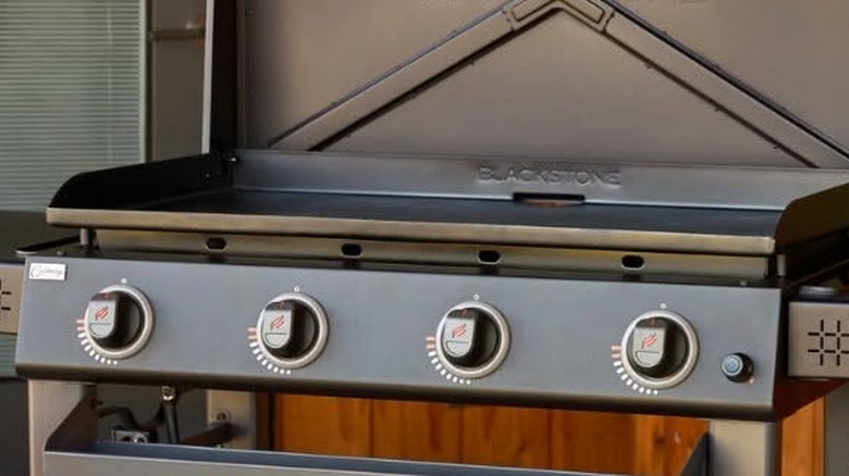 Close up of temperature dials on Blackstone griddle
