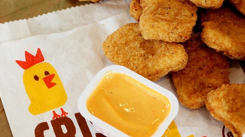 Burger King chicken nuggets served with honey mustard dipping sauce