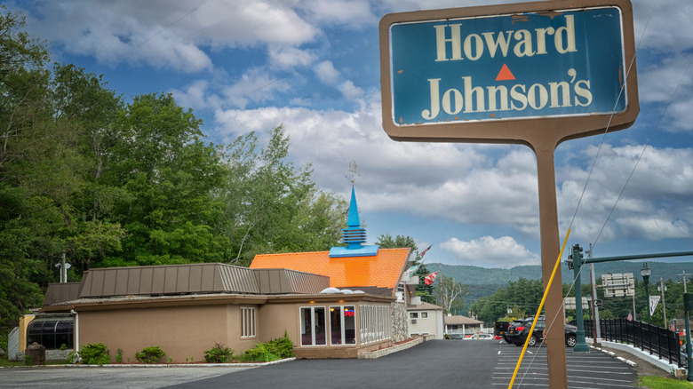 A vintage Howard Johnson's ice cream advertisement