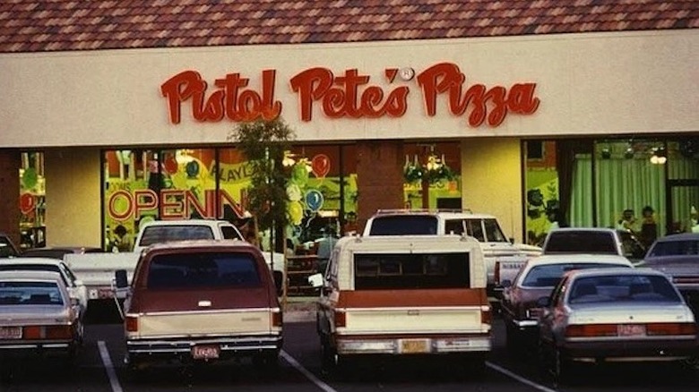 The exterior of a Pistol Pete's Pizza restaurant