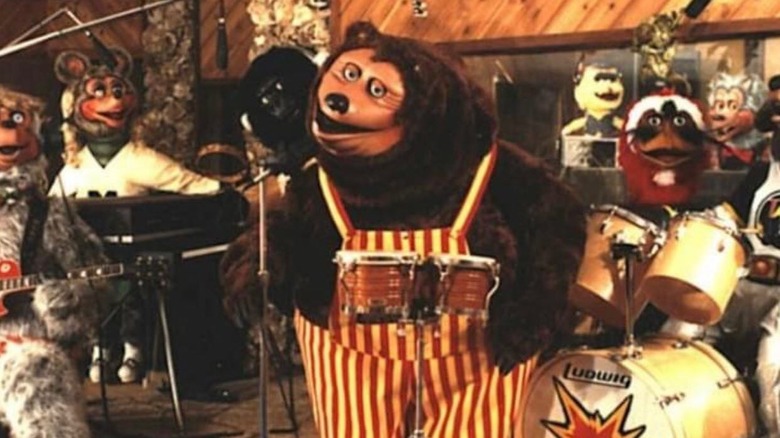 Animatronic characters at a ShowBiz Pizza