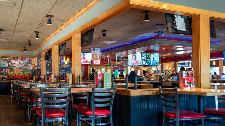 Inside of an Applebee's restaurant