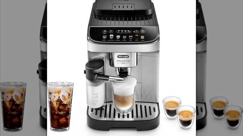 De'Longhi espresso maker with drinks