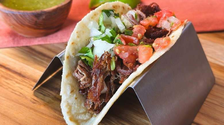 A carnitas taco at Poquito Más