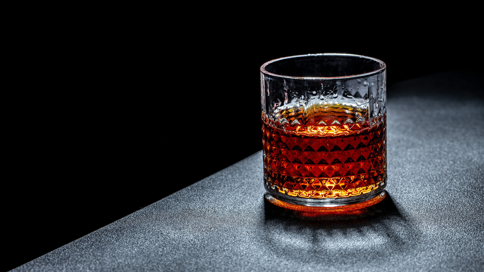 12 Bottom-Shelf Bourbons That Are Actually Worth The Buy