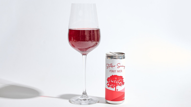 Can of Stoller Swing wine next to a filled glass