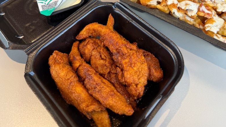 A takeout container of Chicken Fingerz from Zaxby's