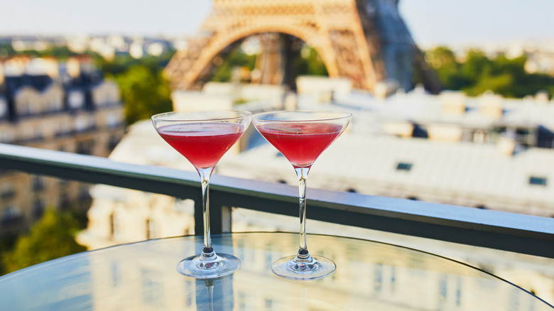 two French Cosmopolitans with the Eiffel tower behind