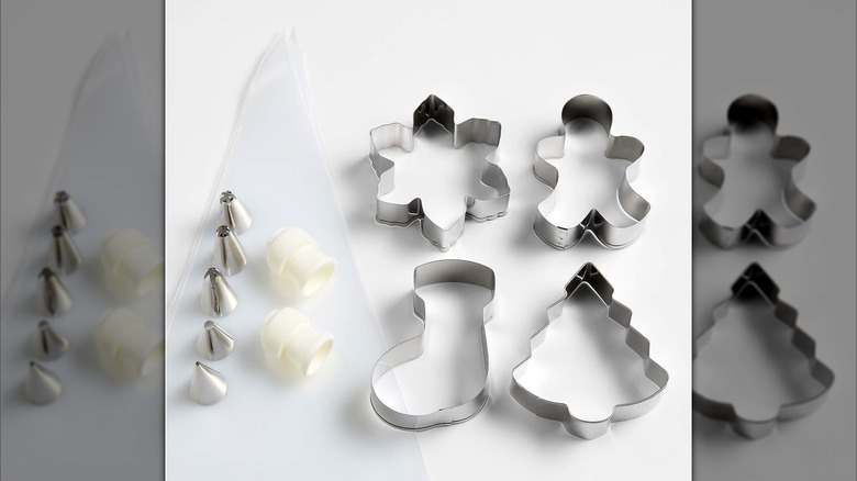 Crate & Barrel cookie decorating kit