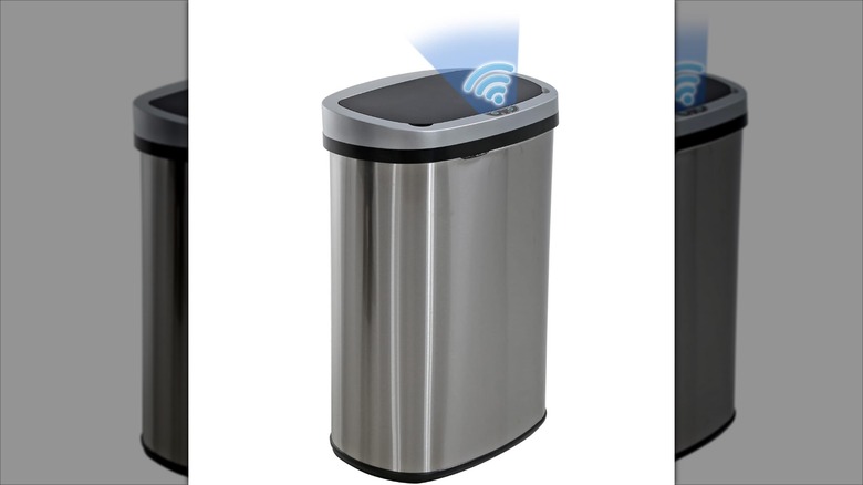 The BestOffice 13-Gallon Kitchen Trash Can