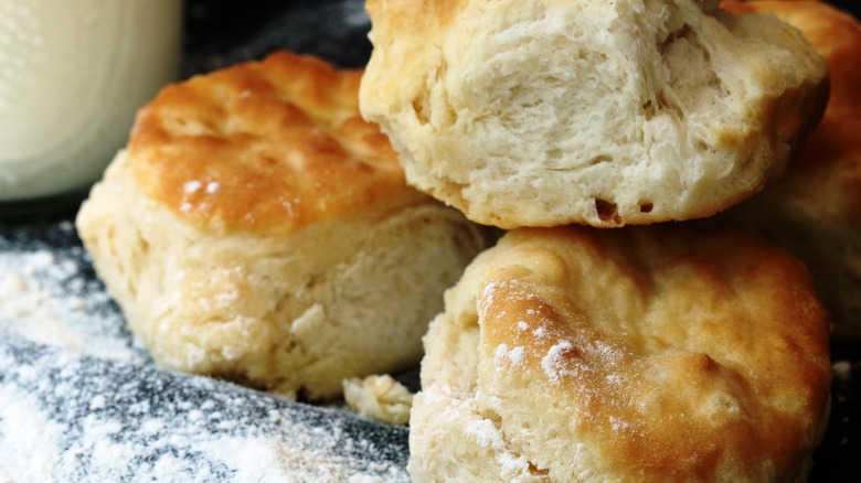 3 buttermilk biscuits