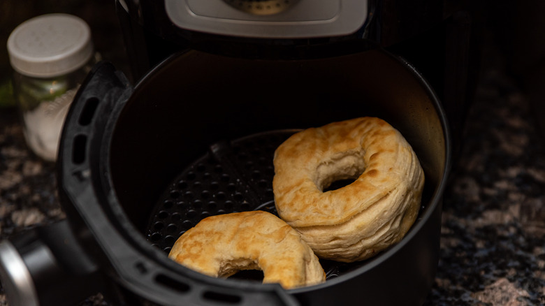 Biscuits in air fyer