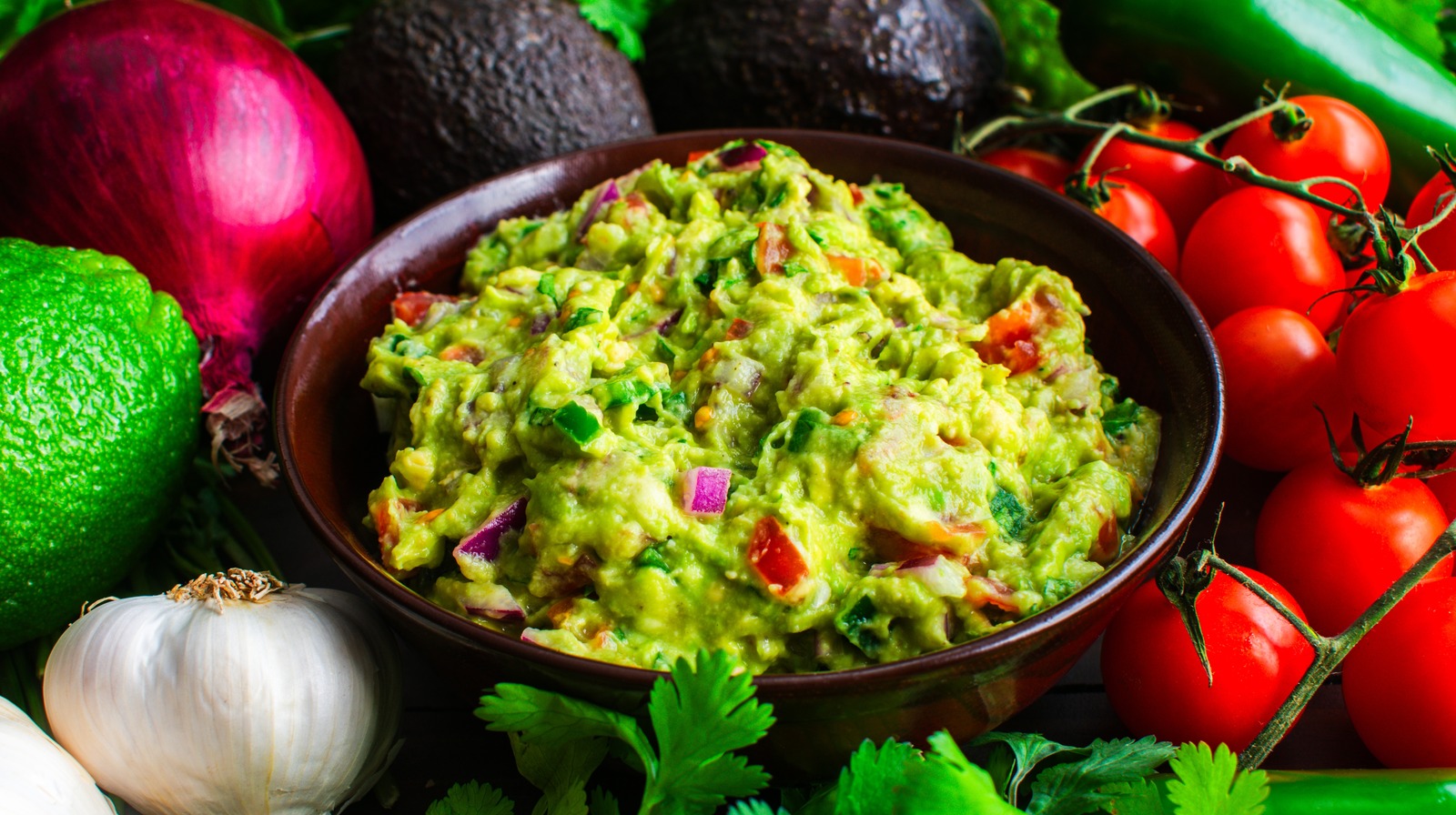 12 Zutaten-Alternativen für eine bessere Guacamole