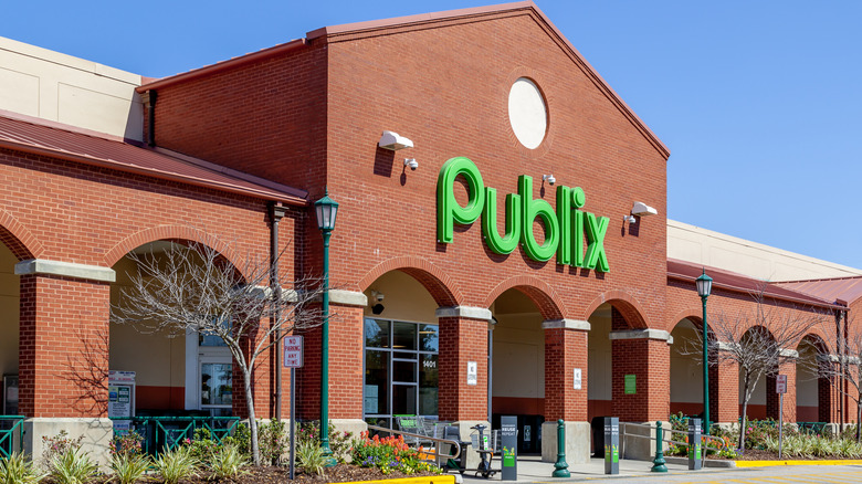 Exterior of a Publix store