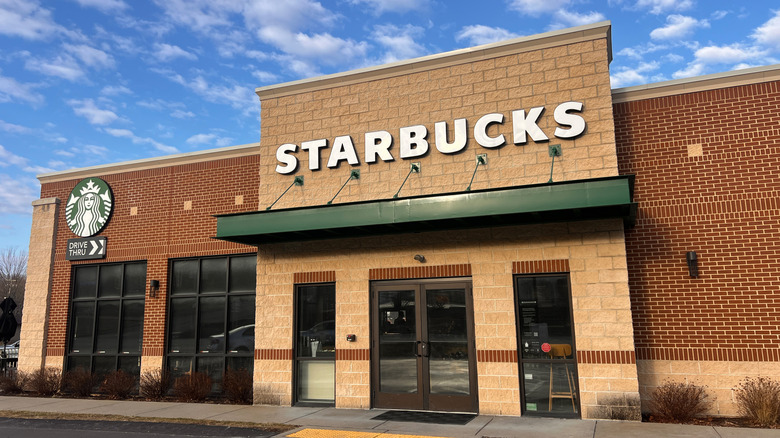a Starbucks exterior