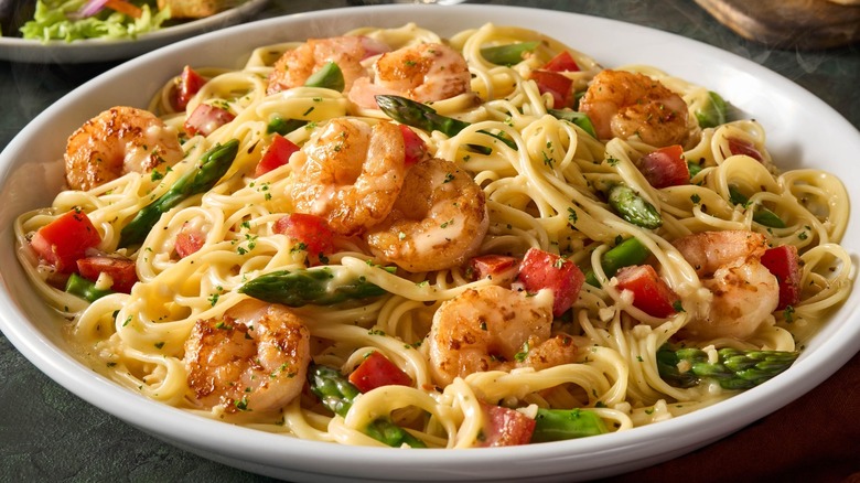 A plate of shrimp scampi at Olive Garden
