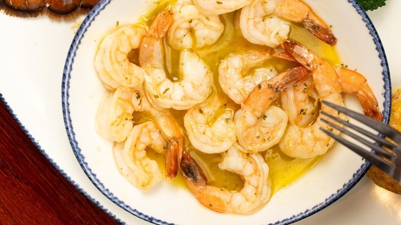 A plate of shrimp scampi at red lobster