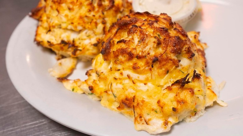 A plate of crab cakes at Boxhill Pizzeria & Crab Cakes