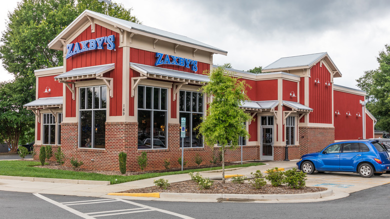 Exterior of a Zaxby's restaurant