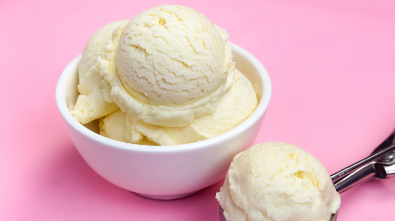 A bowl of vanilla ice cream.