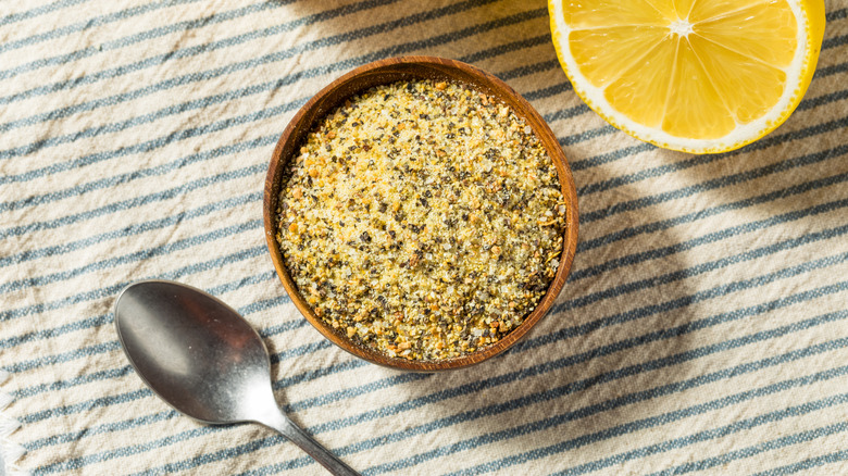 bowl of lemon pepper seasoning