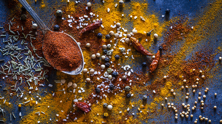 ground and whole chinese five spice ingredients