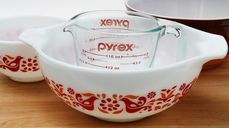 Pyrex bowl and measuring cup