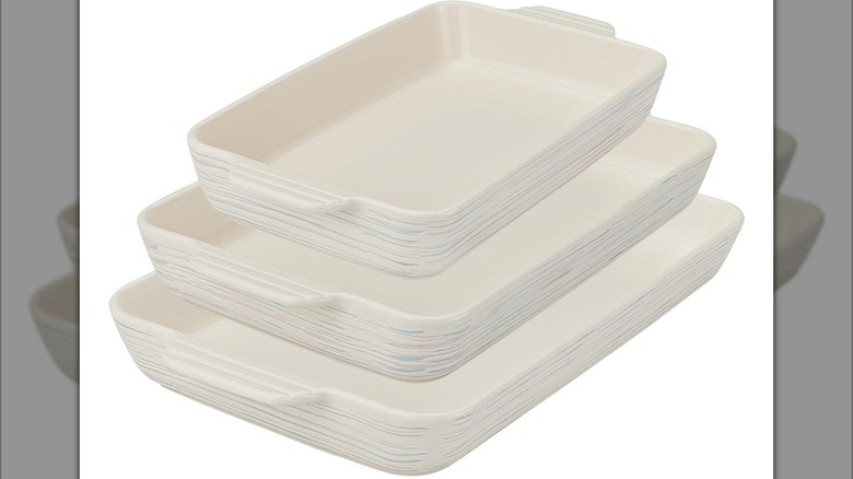 Pyrex 3-Piece Ceramic Bakeware Set against a white background