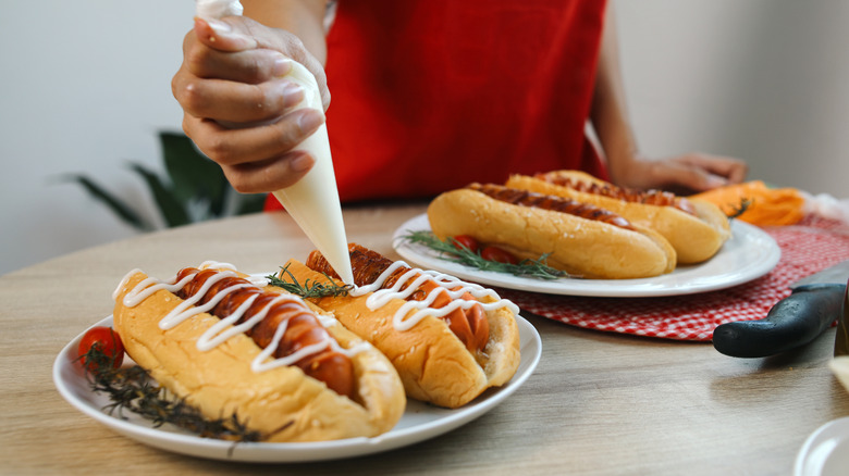 Make Hot Dogs Alabama Style For A Burst Of Southern Flavor: Here's What You Need