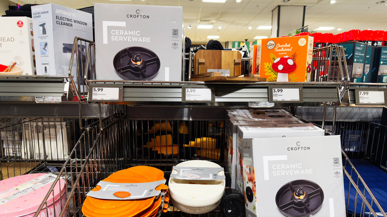 Aldi shelf containing Crofton cookware and other products.