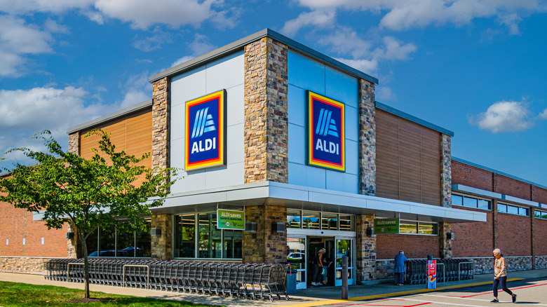 Aldi storefront