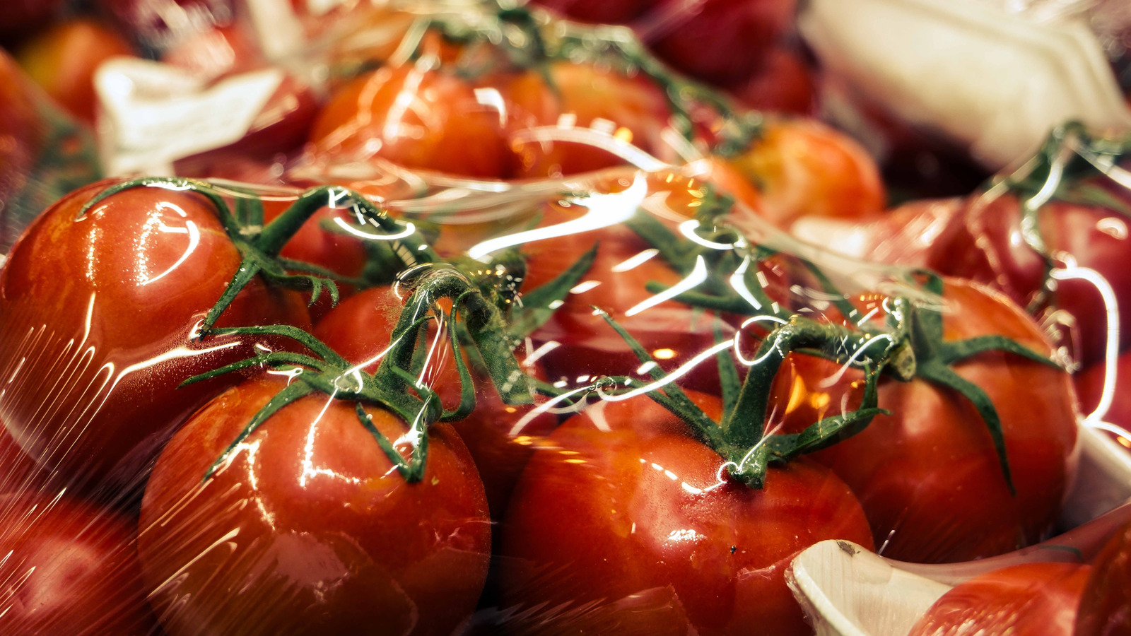 Aldi-Obst und -Gemüse sind häufig in Plastik verpackt. Wissen Sie warum?
