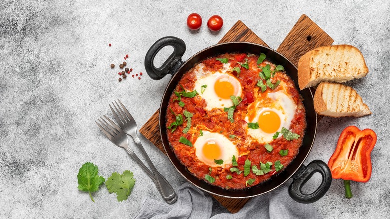 traditioanal shakshuka skillet 