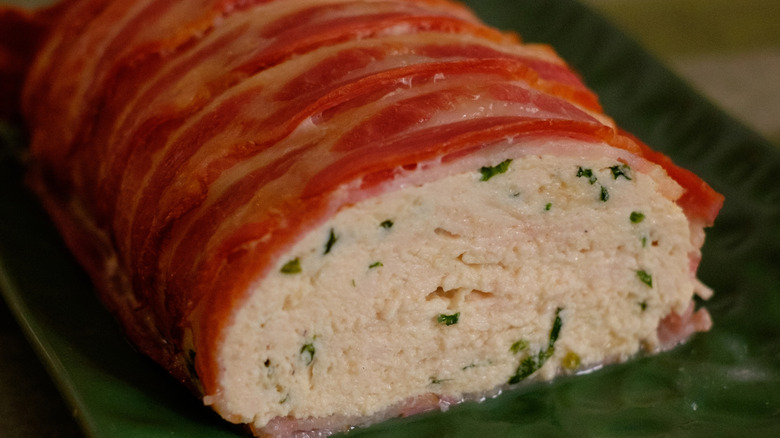 Polpettone on a green plate