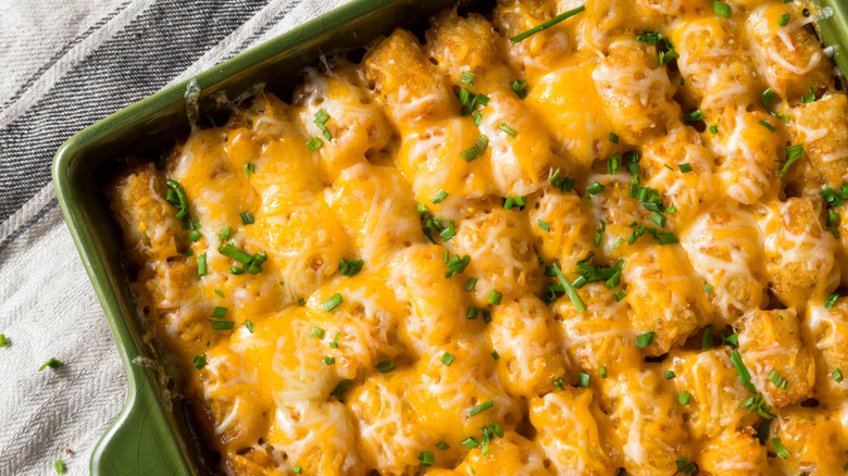 tater tot hotdish with cheese