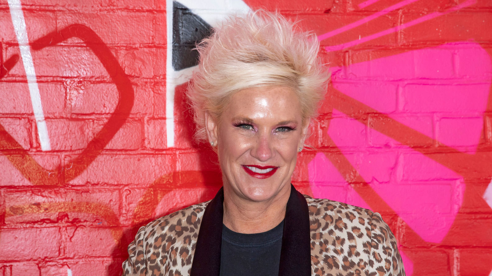 Anne Burrell Got Her Restaurant Career Started At This Familiar Chain
