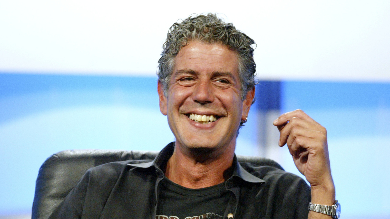 Anthony Bourdain konnte Deep-Dish-Pizza nicht ausstehen, bis er dieses ...