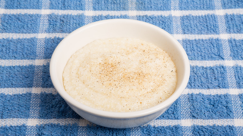 Bowl of grits on a blue towel