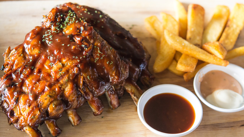A rack of baby back ribs