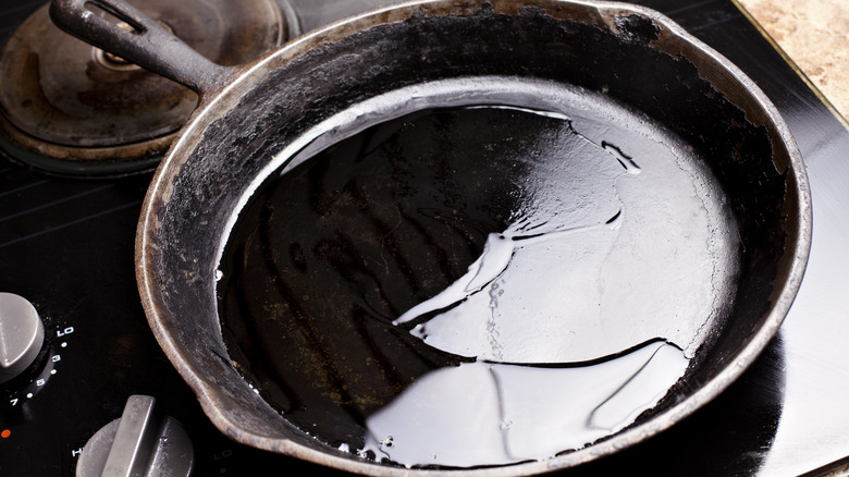 Cast iron pan with a layer of oil