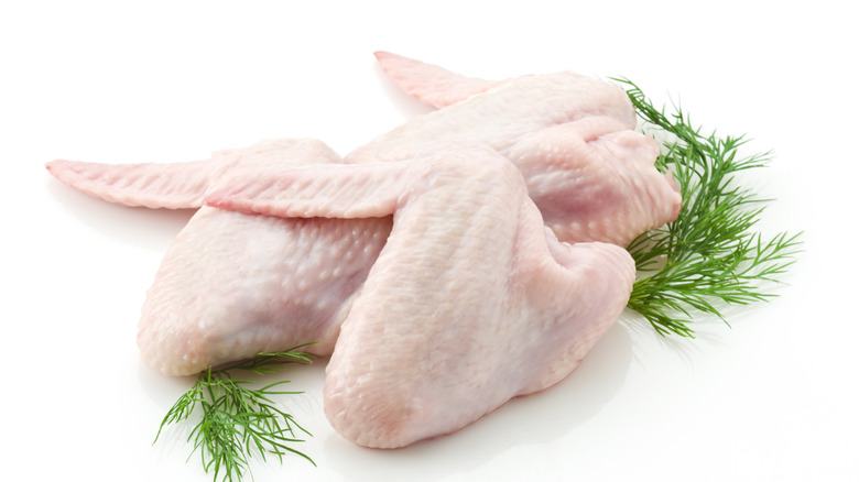 raw chicken wings