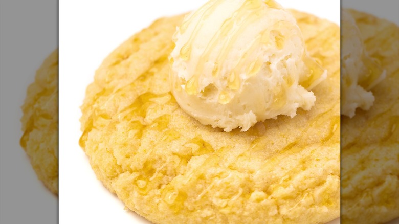 Cornbread sugar cookie with butter