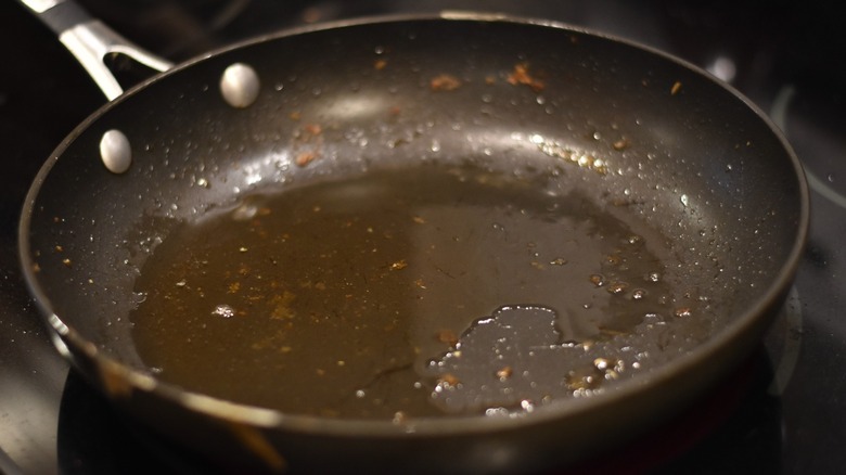 A skillet with hot bacon grease